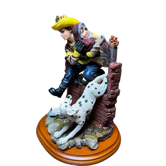 🔥✨VANMARK 1998 “Breaking Through” Firefighter Sculpture Red Hats✨🔥 - Picture 2 of 6